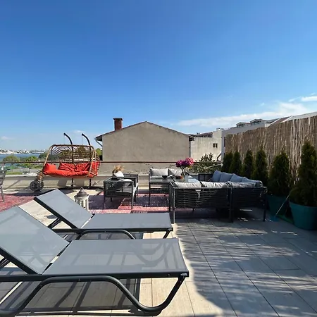 Waterfront By The Tram- Terrace With Dome & Golden Horn View In Fatih Provincia di Istanbul