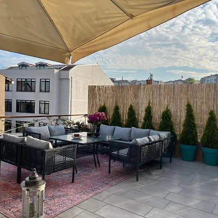 Waterfront By The Tram- Terrace With Dome & Golden Horn View In Fatih Appartamento *