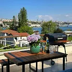 Waterfront By The Tram- Terrace With Dome & Golden Horn View In Fatih イスタンブール