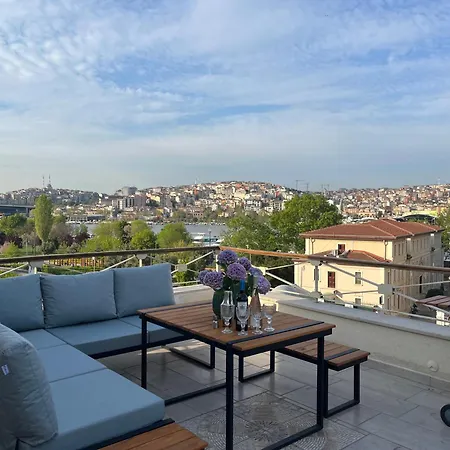 Waterfront By The Tram - Terrace With Dome & Golden Horn View In Fatih Apartment *