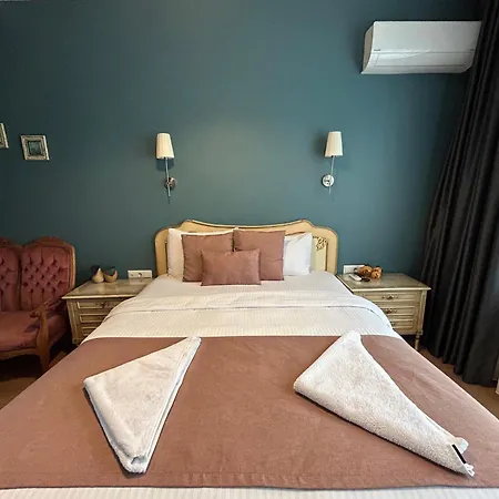 Waterfront By The Tram- Terrace With Dome & Golden Horn View In Fatih Apartment