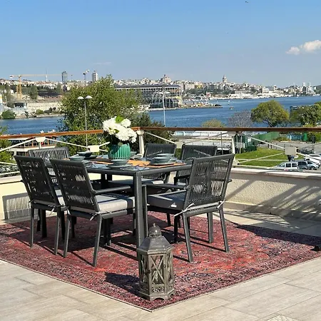 Waterfront By The Tram - Terrace With Dome & Golden Horn View In Fatih *