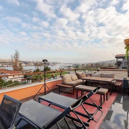 Waterfront By The Tram- Terrace With Dome & Golden Horn View In Fatih アパート