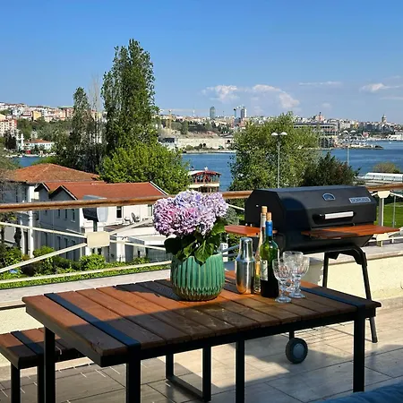 Waterfront By The Tram- Terrace With Dome & Golden Horn View In Fatih Istanbul