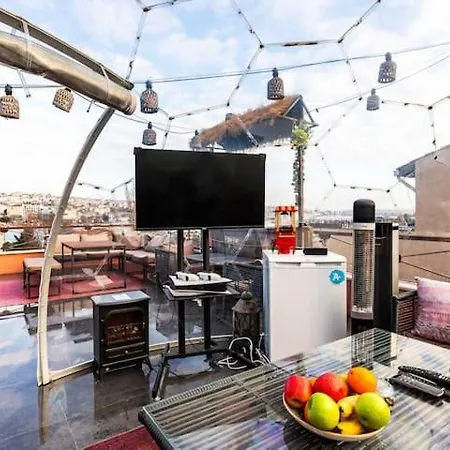 Waterfront By The Tram- Terrace With Dome & Golden Horn View In Fatih Διαμέρισμα