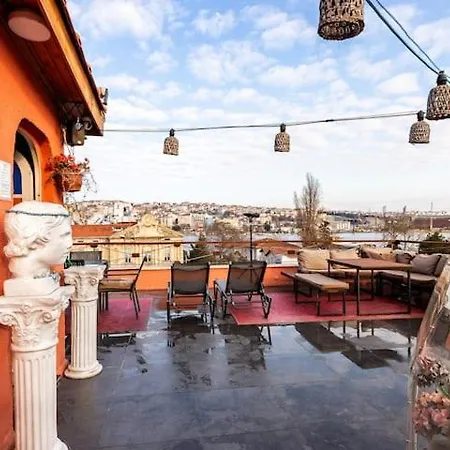 Διαμέρισμα Waterfront By The Tram- Terrace With Dome & Golden Horn View In Fatih Κωνσταντινούπολη